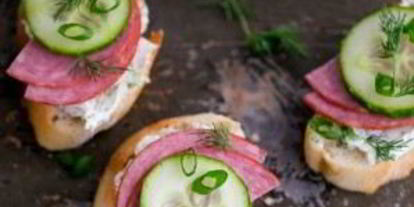 Шаг 9: гренков с колбасой