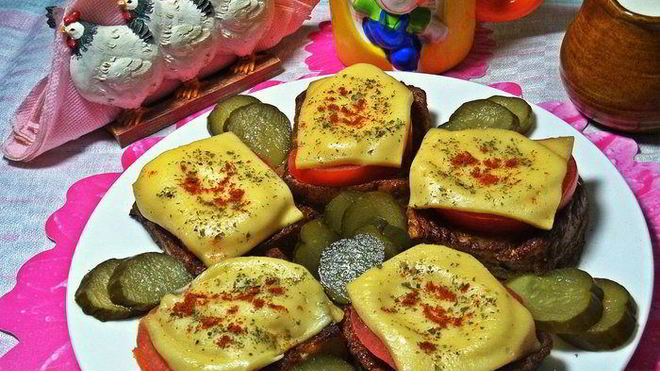 Рецепт Гренков с овощами под сыром