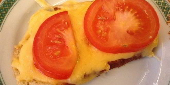 Рецепт Гренков с помидорами, сыром и чесноком