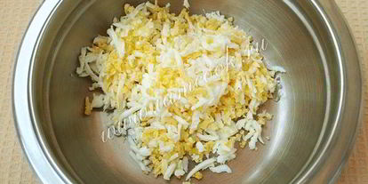 Шаг 5: гренков с сыром и чесноком