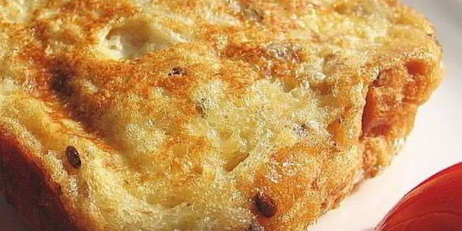 Рецепт гренков в омлете с сыром