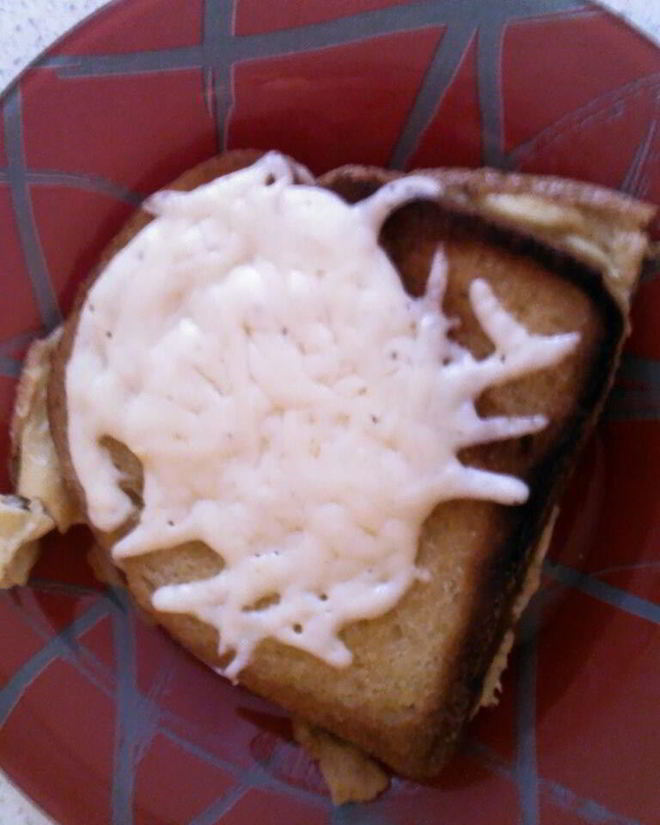 Рецепт гренков в омлете с сыром