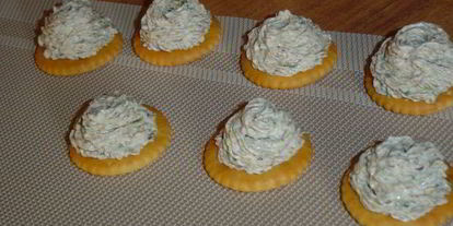 Шаг 6: грибной закуски на крекерах