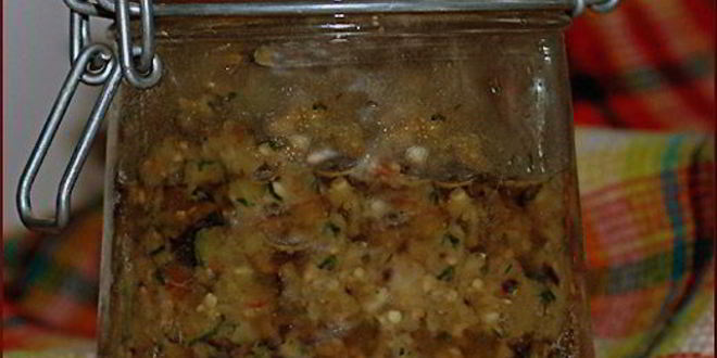 Рецепт Икры баклажанной с соусом песто