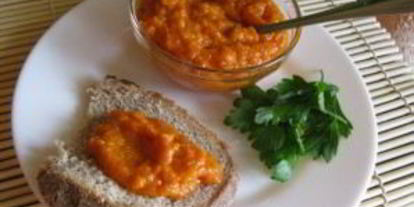 Шаг 8: икры кабачковой с томатной пастой и чесноком