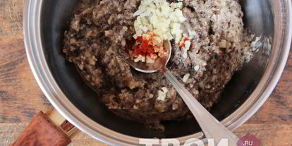 Шаг 5: икры с опятами