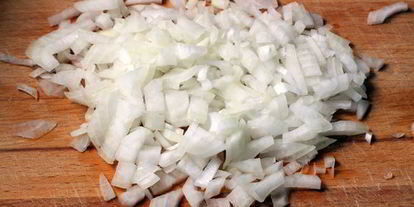 Шаг 1: кабачковой икры кусочками