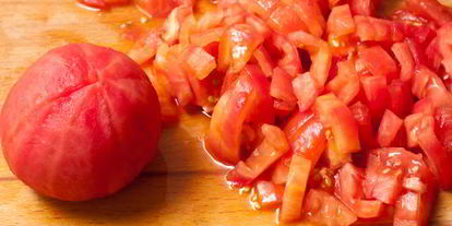 Шаг 3: кабачковой икры кусочками