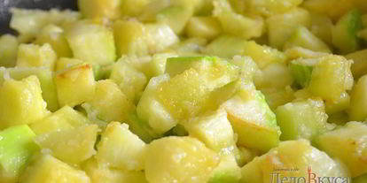 Шаг 4: кабачковой икры с помидорами