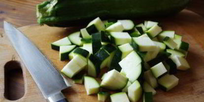 Шаг 1: пикантной кабачковой икры