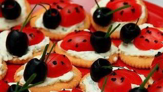 Рецепт Канапе Божья коровка с маслинами