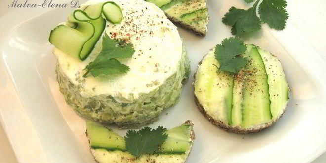 Рецепт Канапе и башенка из авокадо со сливочным сыром