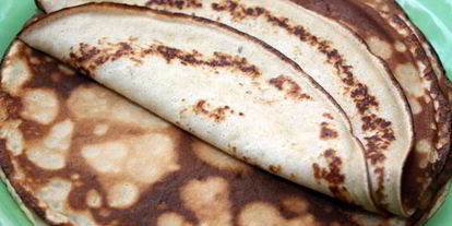 Шаг 1: канапе из блинов на шпажках