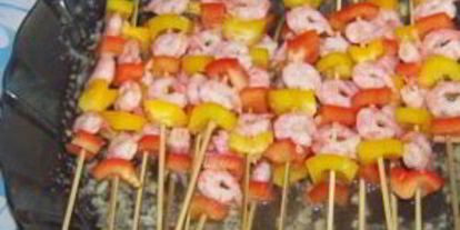 Шаг 2: канапе из креветок на шпажках