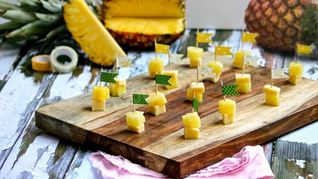 Рецепт Канапе с ананасом и сыром