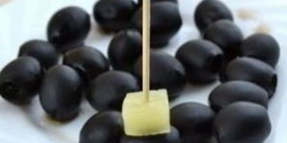 Шаг 2: канапе с ананасом