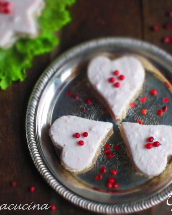 Рецепт канапе с муссом из ветчины и рикотты