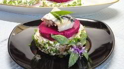 Рецепт Канапе с сельдью и муссом из свеклы