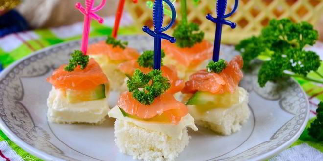 Рецепт канапе с семгой и огурцом