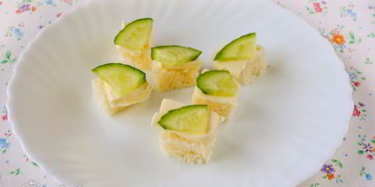 Шаг 2: канапе с семгой и огурцом