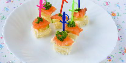 Шаг 5: канапе с семгой и огурцом