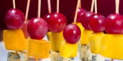 Шаг 2: канапе с виноградом