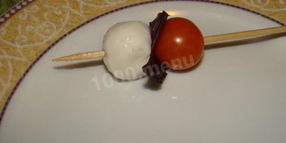 Шаг 2: канапе закуска из помидоров черри и сыра