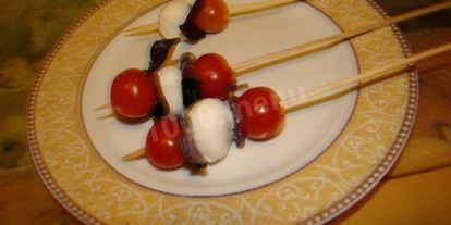 Шаг 3: канапе закуска из помидоров черри и сыра