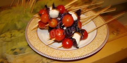 Шаг 4: канапе закуска из помидоров черри и сыра