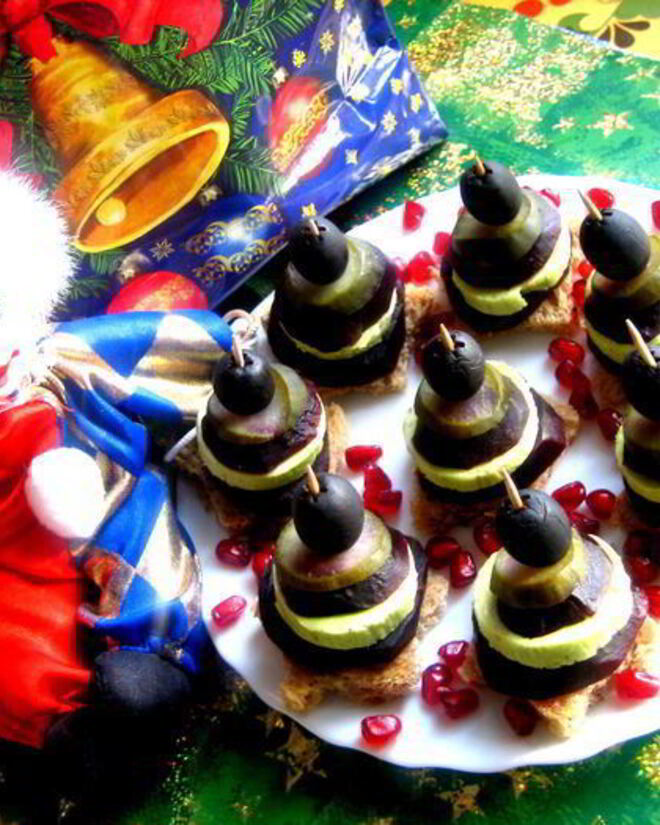 Рецепт пикантных канапе из свеклы