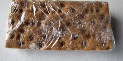 Шаг 3: простых канапе с сыром огурцом и икрой из хлебцев