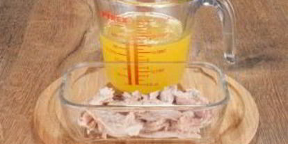 Шаг 3: холодца из куриной грудки с желатином