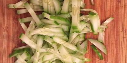 Шаг 2: коктейля из креветок с огурцом