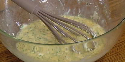 Шаг 6: фриттаты с семгой, красным луком и сливочным сыром