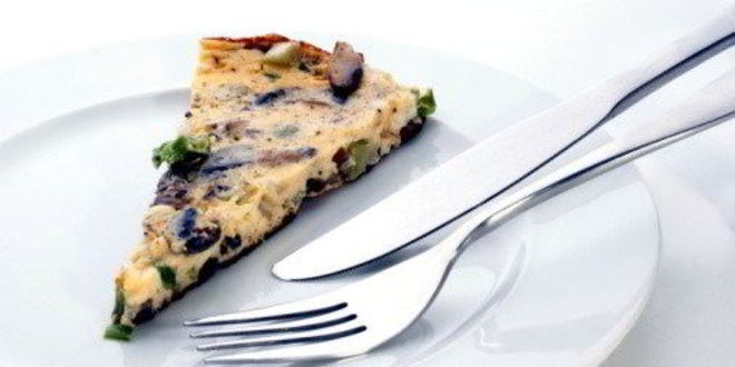 Рецепт грибного омлета с тимьяном и горгонзолой