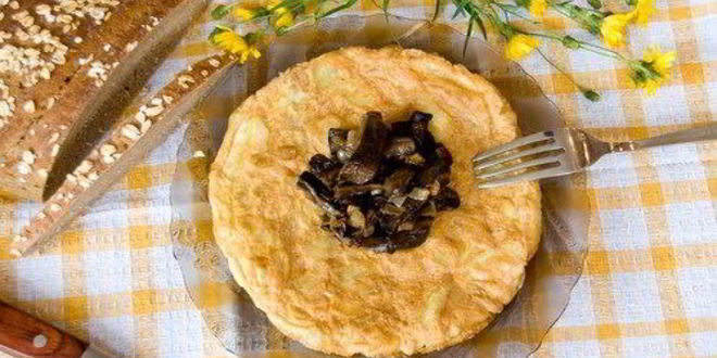 Рецепт Омлета с грибами, луком и зеленью