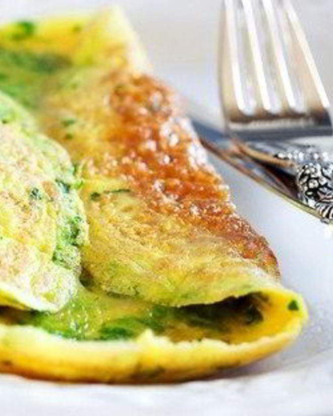 Рецепт омлета с грибами, луком и зеленью