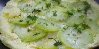 Шаг 1: омлета с кабачками