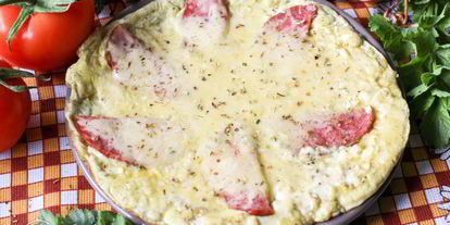 Шаг 6: омлета с колбасой и сыром