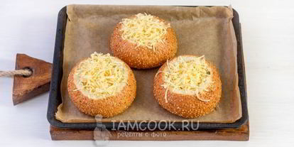 Шаг 8: омлета с колбасоя в булочке