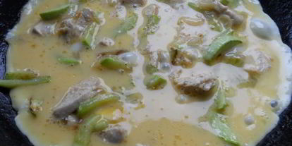 Шаг 4: омлета с курицей и кабачками