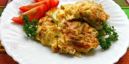 Шаг 5: омлета с курицей и кабачками