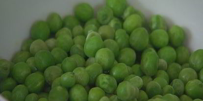 Шаг 1: омлета с зеленым горошком, картофелем и сыром