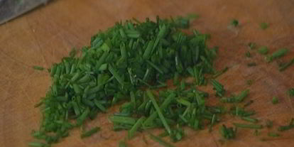 Шаг 3: омлета с зеленым горошком, картофелем и сыром