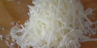 Шаг 8: омлета с зеленым горошком, картофелем и сыром