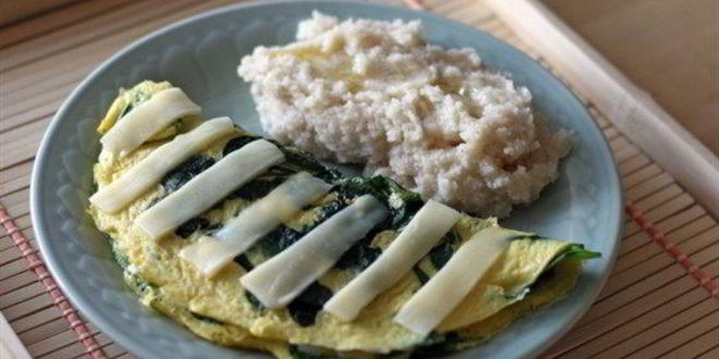 Рецепт омлета со шпинатом и фетой