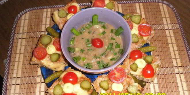 Рецепт мясных паштетик с рисом и зеленым горошком