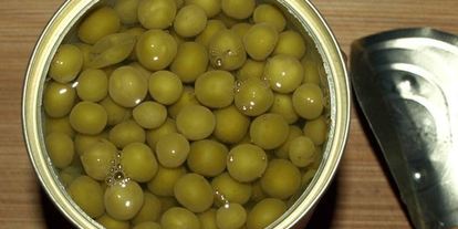 Шаг 6: паштета иза куриной печеней и зеленого горошки