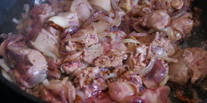 Шаг 5: паштета иза куриной печеней с черносливома