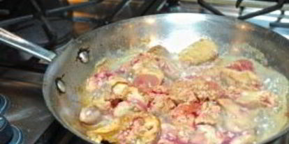 Шаг 2: паштета из куриной печени с луком